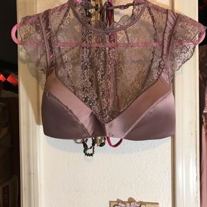 Victoria’s Secret Pale violet lace bra